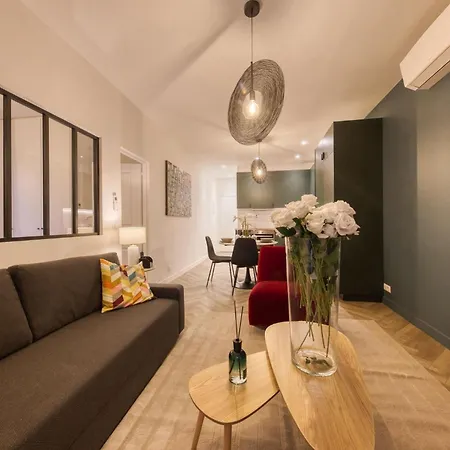 Moderne Avec Terrasse Parking Gratuit Montreuil (Seine-Saint-Denis)