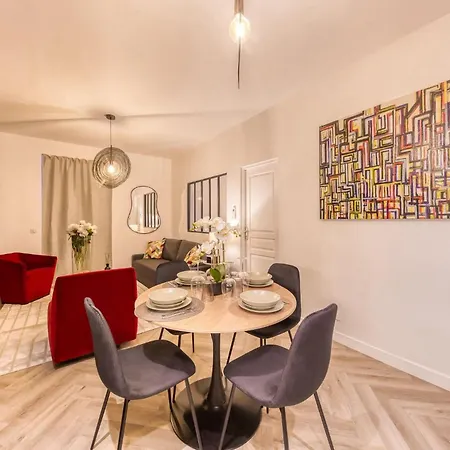 Moderne Avec Terrasse Parking Gratuit Montreuil (Seine-Saint-Denis)